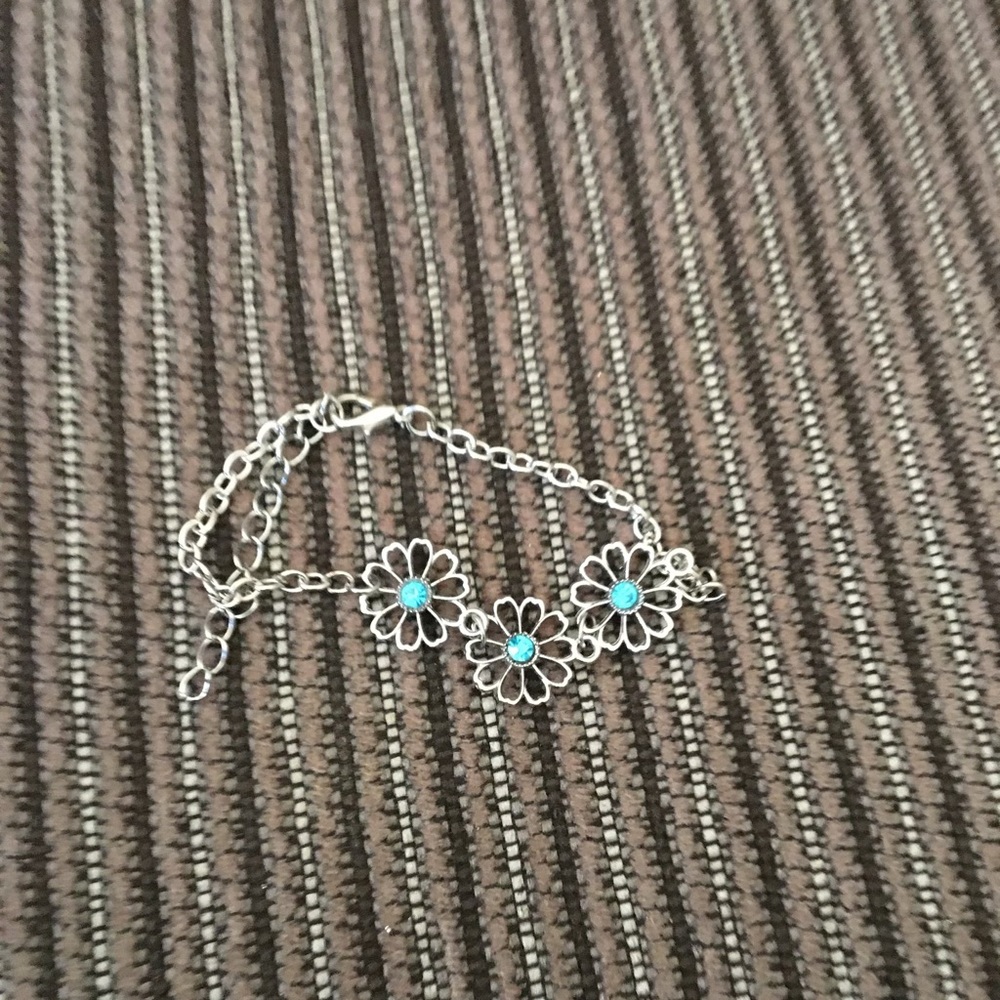 Blue daisies bracelet